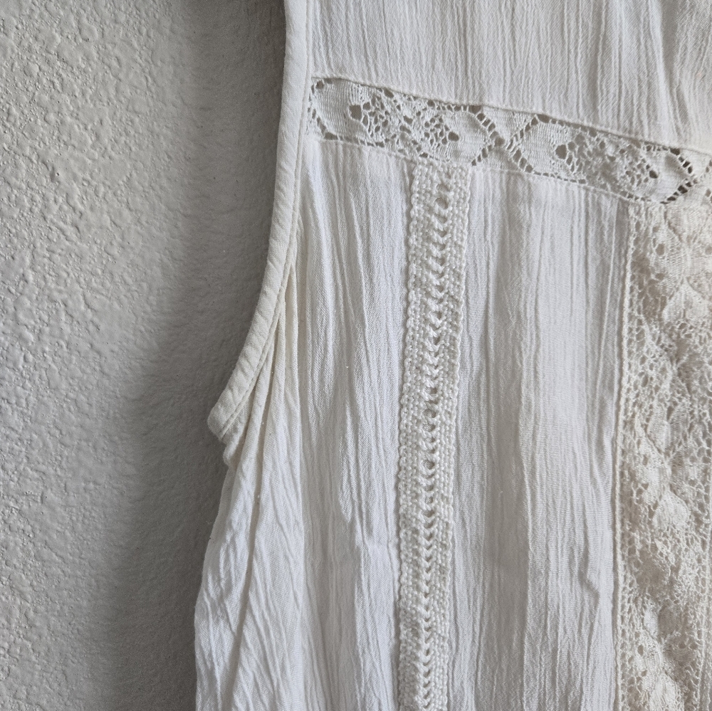 Mossimo eggshell frilly tank - Picture 3 of 3